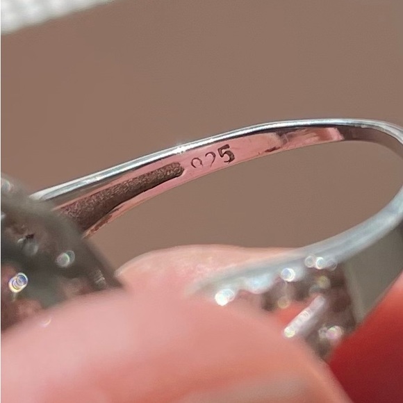 Sapphire Ring - Picture 9 of 9